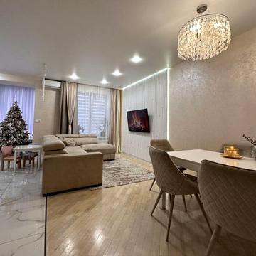 Інститутська вул., 6/4