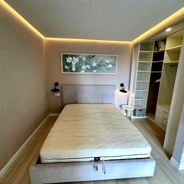 Академіка Лебедєва вул., 1