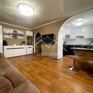 Миколи Ткачова вул. (Мухіної), 1