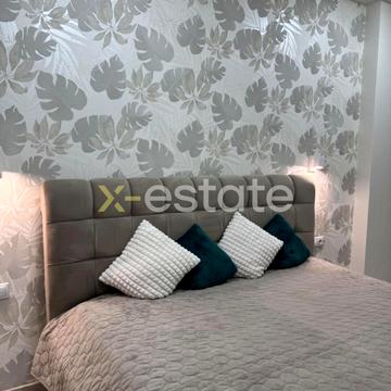 Набережна Перемоги вул., 42