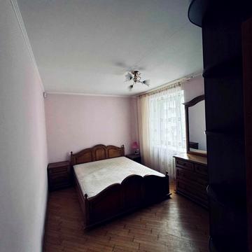 Євгенії Ярошинської вул., 6