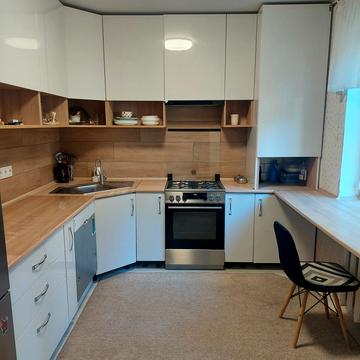 Романа Шухевича вул. (Курчатова), 1-Д