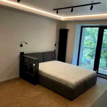 Підгірна вул., 3