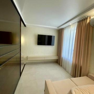 Співдружності вул., 8