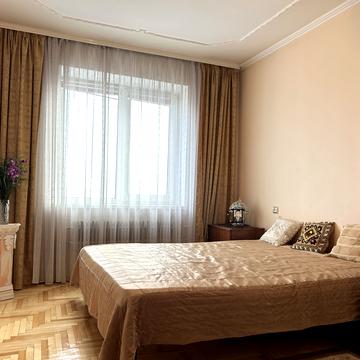 Генерала М. Тарнавського вул., 5