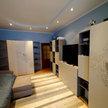 Володимира Івасюка просп. (Героїв Сталінграду), 4