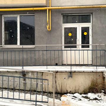 Угорська вул., 7