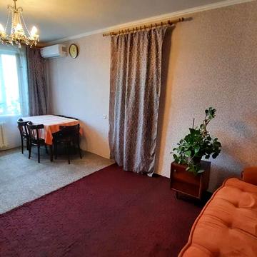 Набережна Перемоги вул., 66