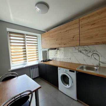 Сухомлинського вул., 2а/3