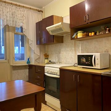 Межигірська вул., 50