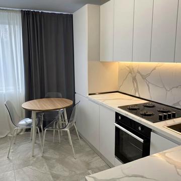 Вячеслава Чорновола вул., 5