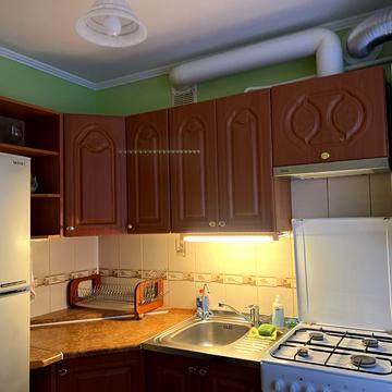 Довженка вул., 14