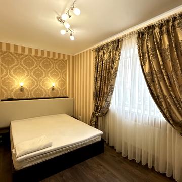 Пирогова вул., 13