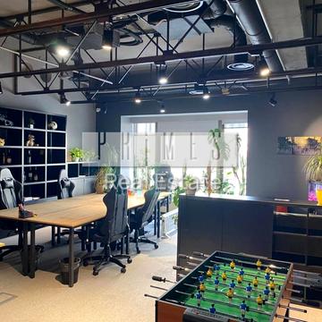 Богдана Хмельницького вул., 9