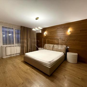 Ревуцького вул., 9