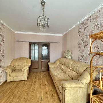 Миколаївське вул., 2