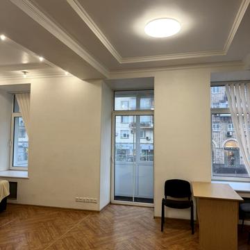 Велика Васильківська вул. (Червоноармійська), 47