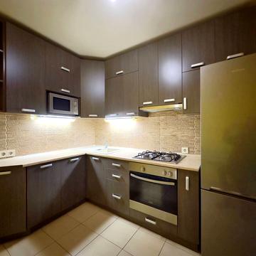 Пасічна вул., 71а