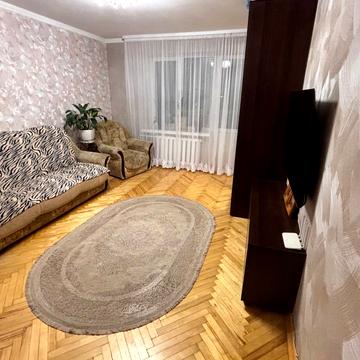 Гетьмана Мазепи вул., 2