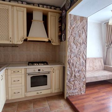 Варненська вул., 18/4