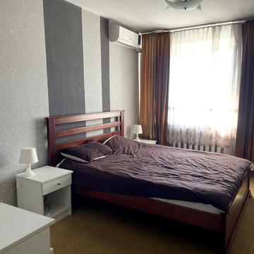 Теофіла Окуневського вул., 1