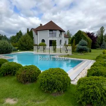 Івана Франка вул. (Комунарська)