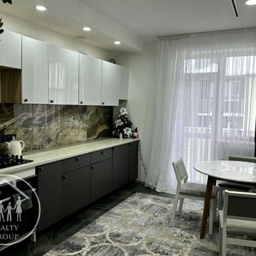 Весняна вул., 12