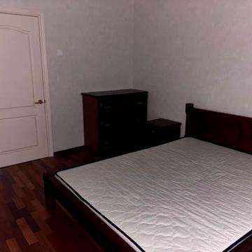 Квітневий пров., 6