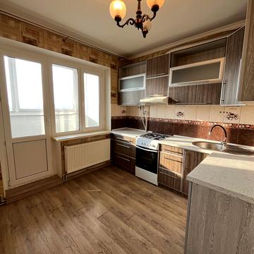 Курсанта Єськова вул., 14-Б