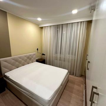 Академіка Писаржевського вул., 8