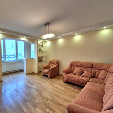 Ніжинська вул., 9