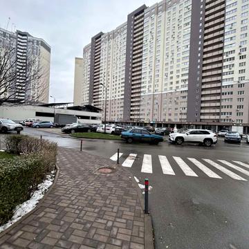 Київська вул., 245