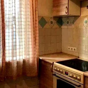 Зої Гайдай вул., 2