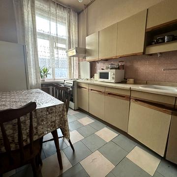 Василя Тютюнника вул. (Анрі Барбюса), 32