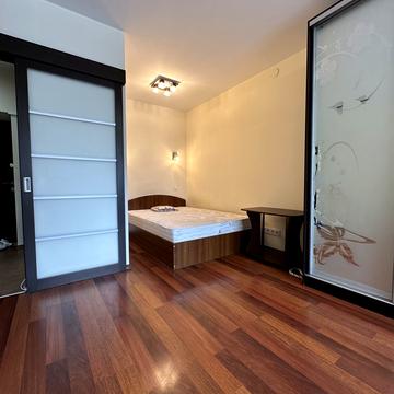 Академіка Єфремова вул. (Командарма Уборевича), 19-А