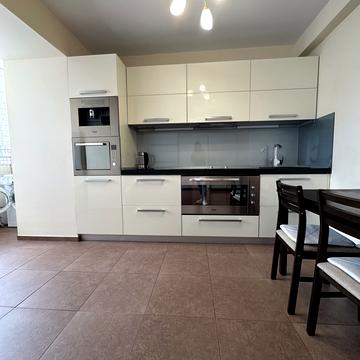 Академіка Єфремова вул. (Командарма Уборевича), 19-А