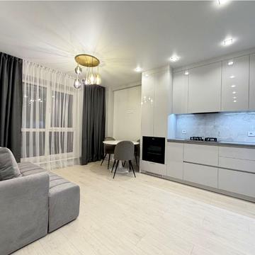 Вячеслава Чорновола вул., (Будинок 36)