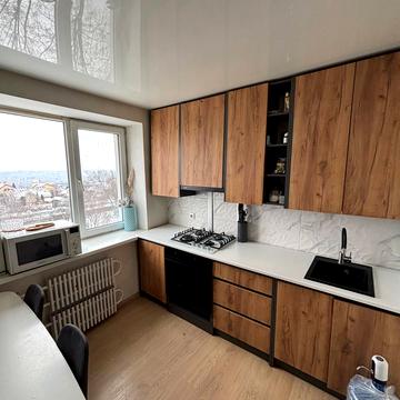 Лазаряна вул., 2