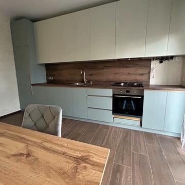 Весняна вул.