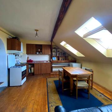 Волинська вул., 2