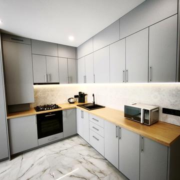 Героїв Небесної Сотні просп., 26/14