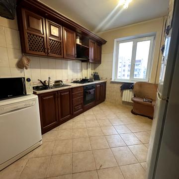 Бережанська вул., 12