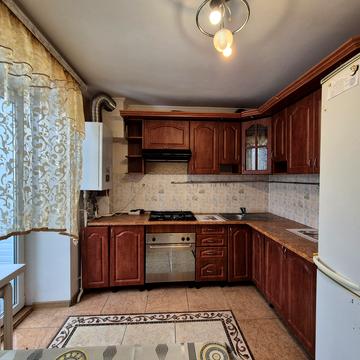 Академічна вул., 52