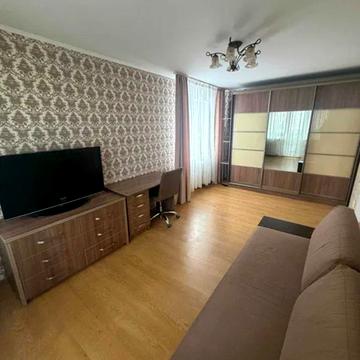 Академіка Стражеска вул., 7