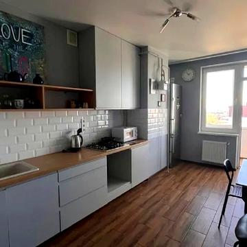 Хлібна вул., 8