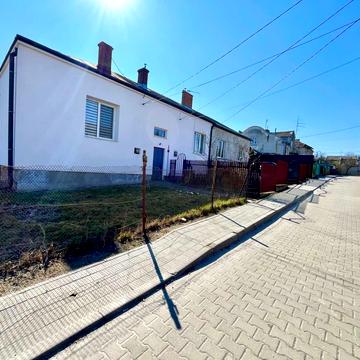 Розкіш вул., 3