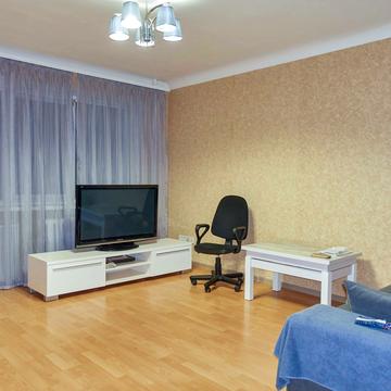 Русанівська набережна вул., 16