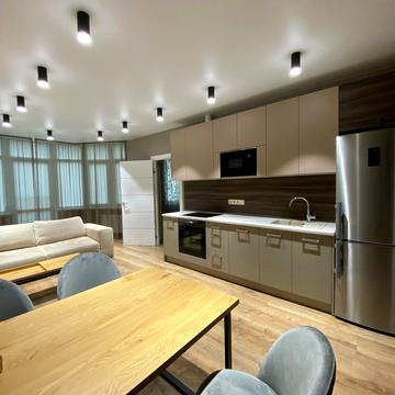 Вячеслава Чорновола вул., 27