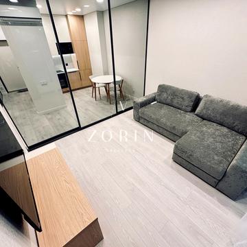 Набережна Перемоги вул., (Будинок 1)