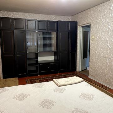 Михайла Грушевського просп., 163